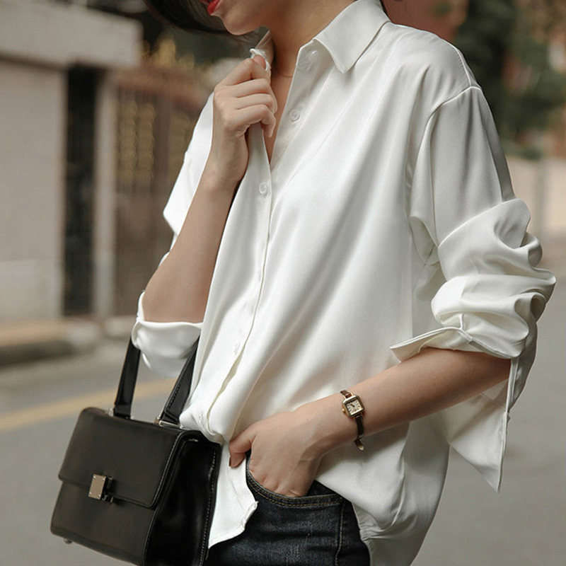 Hepburn style design white shirt women's 2021 new spring and autumn loose and thin temperament silk satin shirt