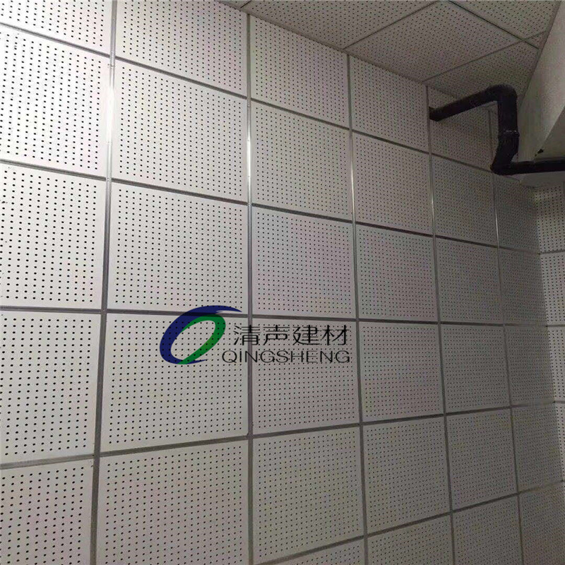 Perforated calcium silicate board plasterboard composite glass fiber cotton room workshop special suction sound board sound absorbing and noise reduction