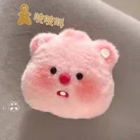 Подвеска в виде скрипящей головы бобра.