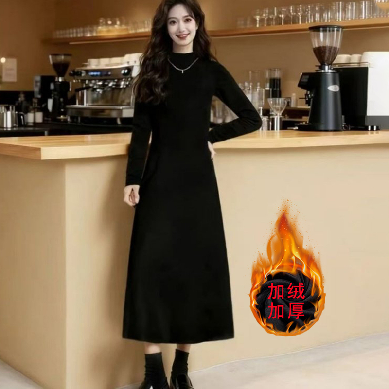 Hepburn-Style Black Dress with Fleece Lining, Warm, Half-High Collar, Over-The-Knee Long Skirt, A-Line Skirt, Slimming, Minimalist Style, Little Black Dress