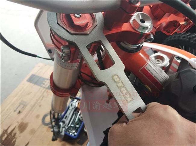 Cờ lê giảm xóc off-road t4 xe máy giảm xóc cờ lê tháo gỡ trước cờ lê giảm xóc công cụ sửa chữa đặc biệt - Bộ sửa chữa Motrocycle cờ lê tự động