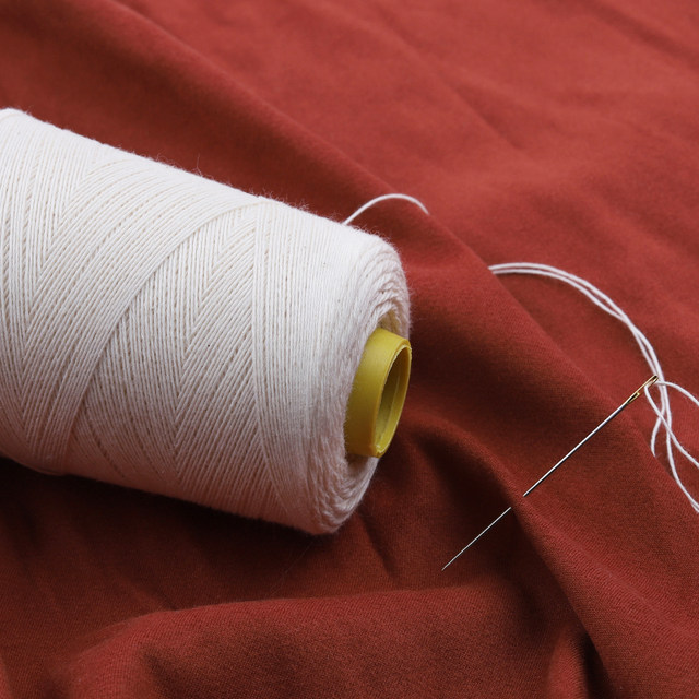 ເຂັມພິເສດແລະເສັ້ນດ້າຍສໍາລັບການຫຍິບຜ້າຝ້າຍ quilt, 3 strands ຂອງ threaded ສີຂາວຫນາ, thread sewing ຄົວເຮືອນ, ຫຍິບດ້ວຍມືຂອງບານ threaded ຝ້າຍຂະຫນາດໃຫຍ່.