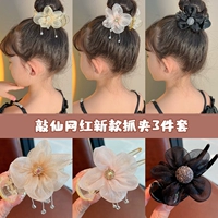 3 куски цветов