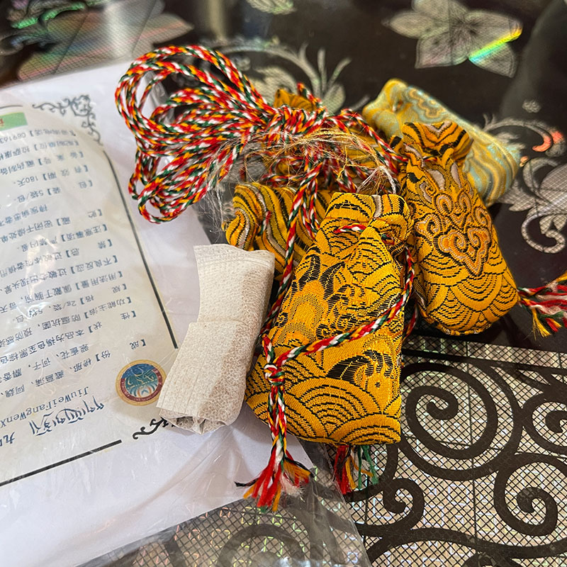 Tibetan hospital produced nine taste anti - plague fragrance bag of Tibetan medicine and anti - plague bag Nabugu