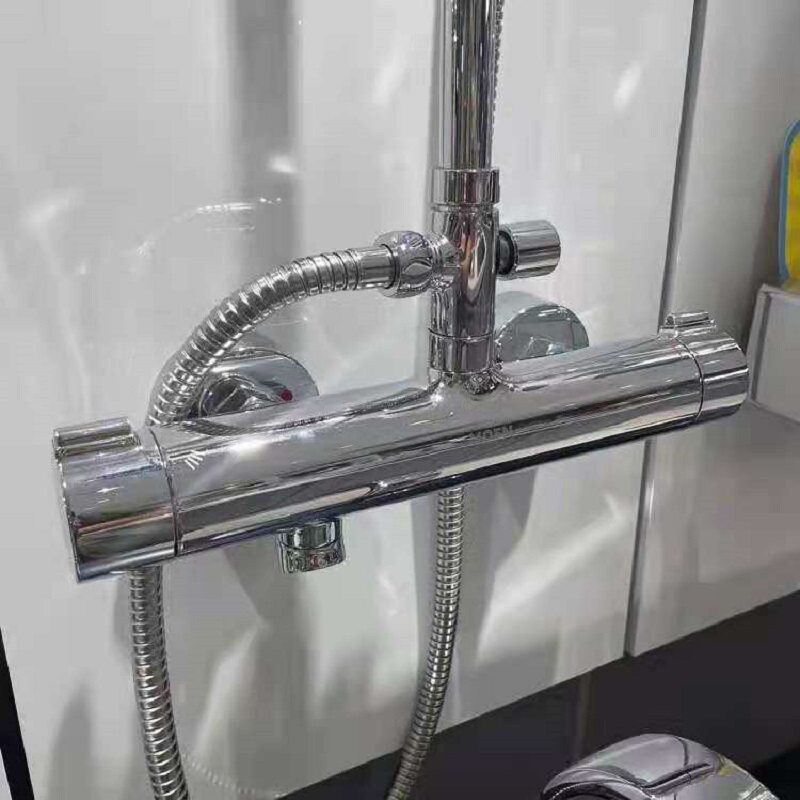 The Erlange Red Micheelong Moen bathtub tap 57400