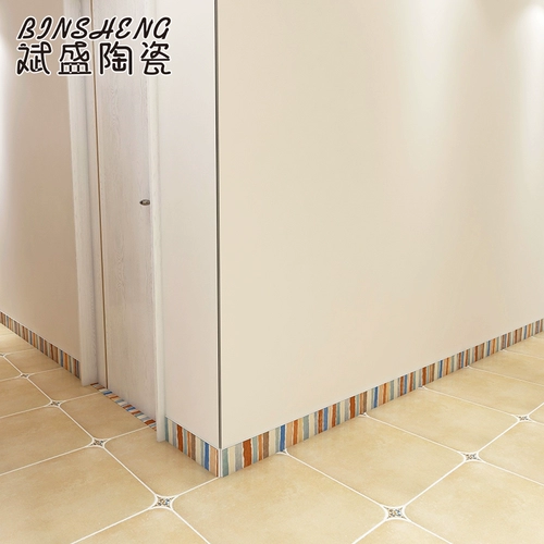 Американская пастырская земля, древний кирпичный кирпичный порог, каменный балкон, пересекающий дверь канмутанской кухни тали