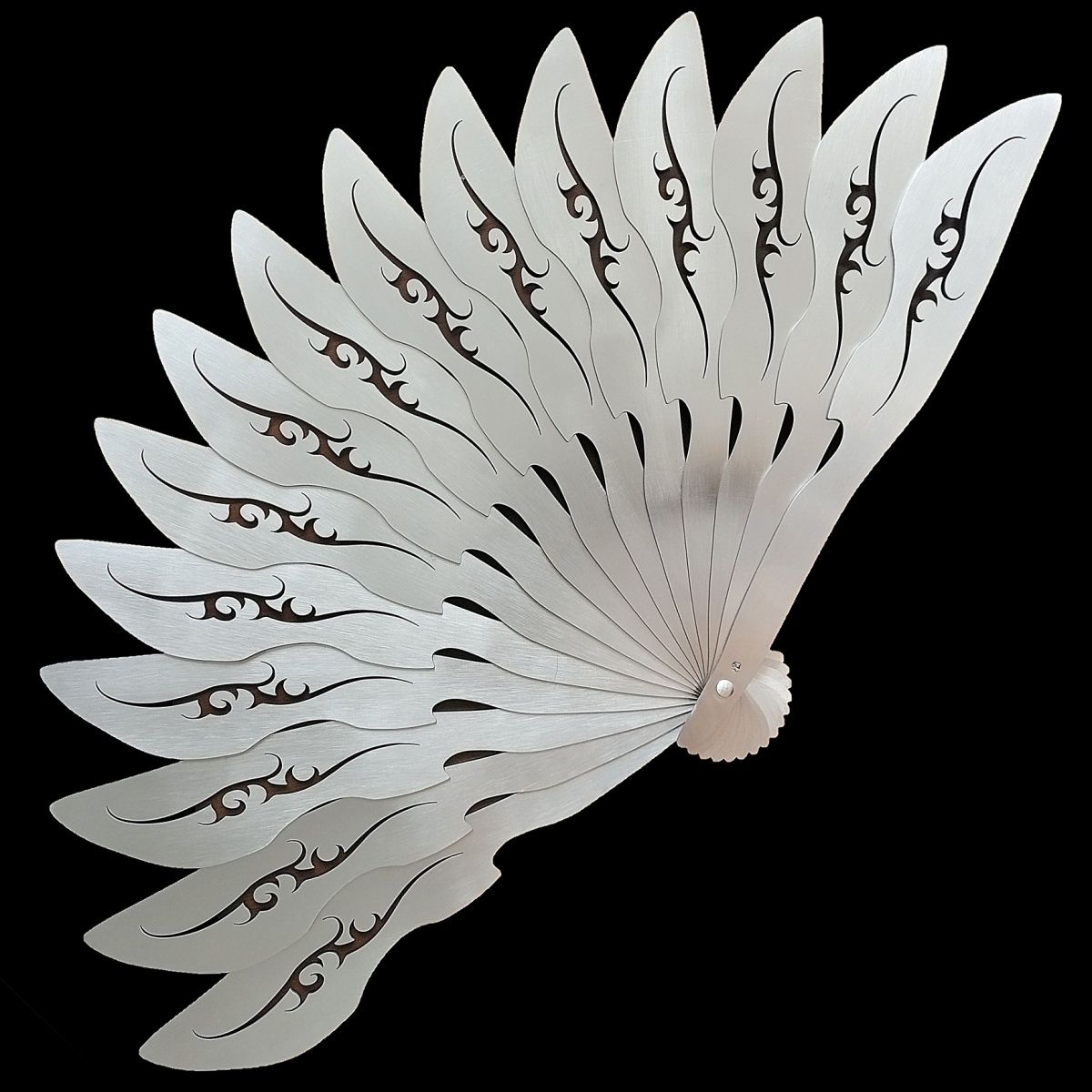 Stainless steel folding fan, stainless steel fan, metal fan, Tai Chi fan, craft fan, Tianshi fan, Kung Fu fan, hollow feather fan