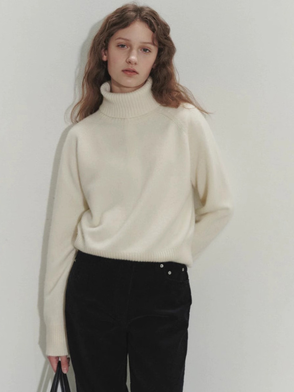 French-Style Autumn and Winter Loose High-Neck White Knit Sweater for Women, New Soft and Thick Inner Layer Top