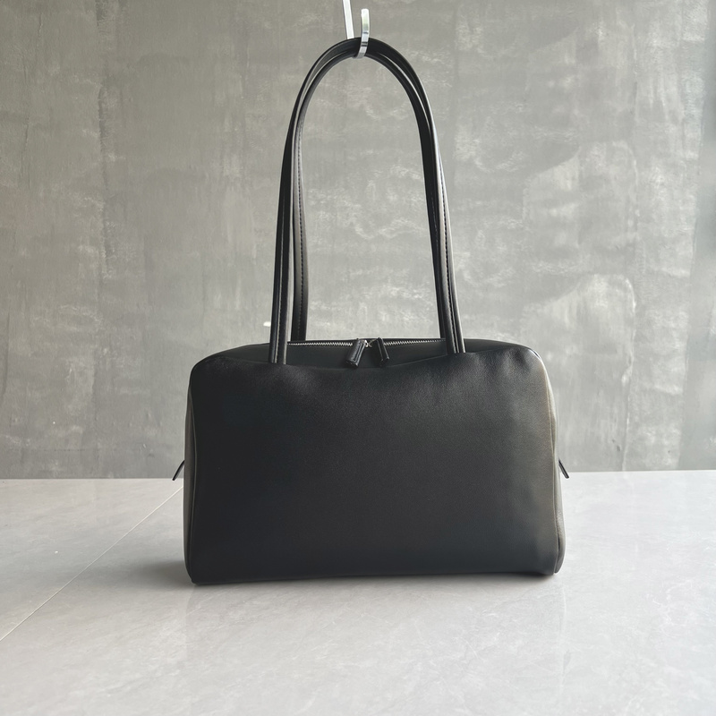 Imported Top-Layer Sheepskin Bowling Bag, Soft Leather, Fashionable and Versatile, Toast Bag Style, Elegant Single-Shoulder Underarm Women's Bag Imported Top-Layer Sheepskin Bowling Bag, Soft Leather, Fashionable and Versatile, Toast Bag Style, Elegant Single-Shoulder Underarm Women's Bag