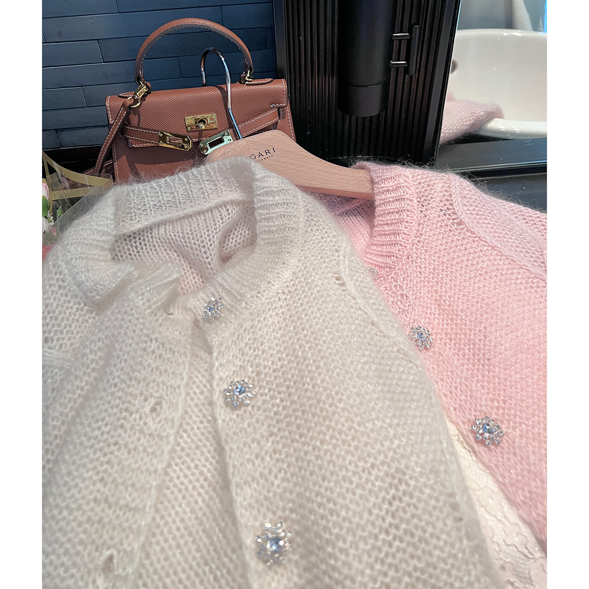 New first spring white Early spring thin cotton sweater knitted cardiovert jacket woman spring money 2022 exploits for spring and autumn