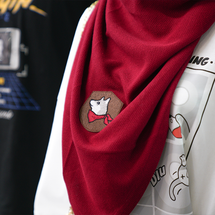 Fishing is prohibited Mr QUIN official peripheral original red triangle shame casual thickened scarf to keep warm