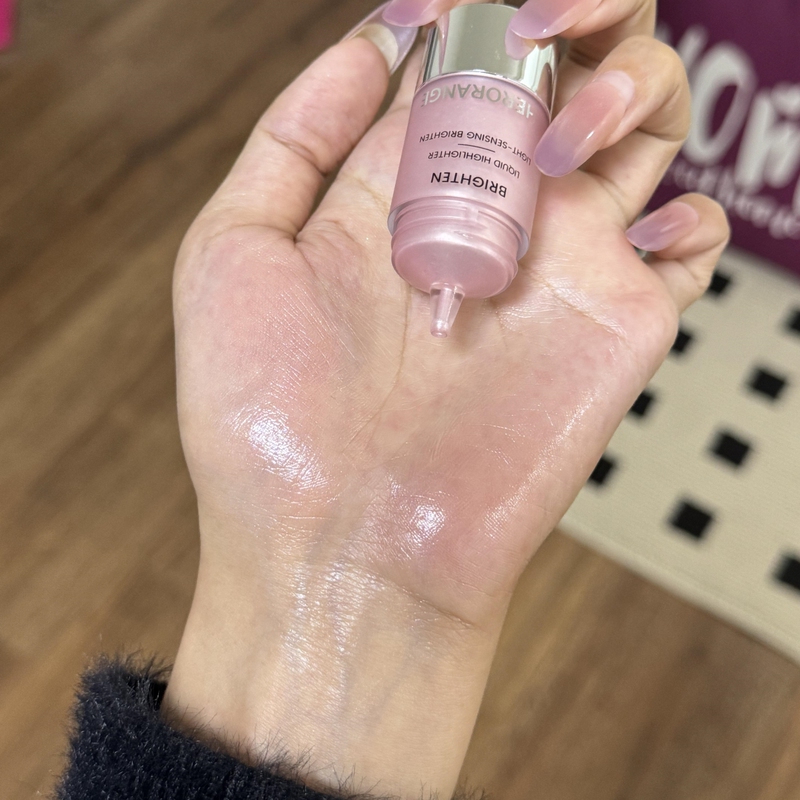Watery Skin! Pink Pearl Luster High-Gloss Liquid Blush, Energetic for Daily Wear, Commuting, and Dating, Three-Dimensional Small Dropper Blush Watery Skin! Pink Pearl Luster High-Gloss Liquid Blush, Energetic for Daily Wear, Commuting, and Dating, Three-Dimensional Small Dropper Blush