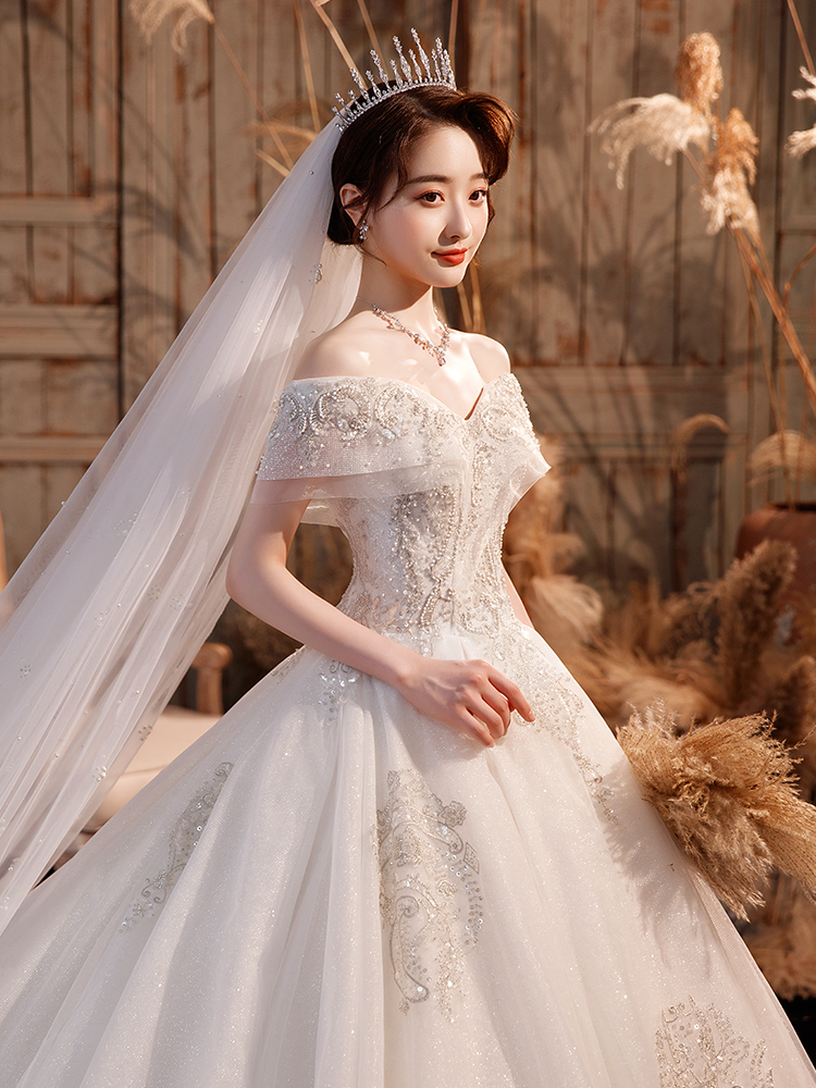 Summer advanced wedding dress, open shoulders, french style, fitted, high-end Summer advanced wedding dress, open shoulders, french style, fitted, high-end