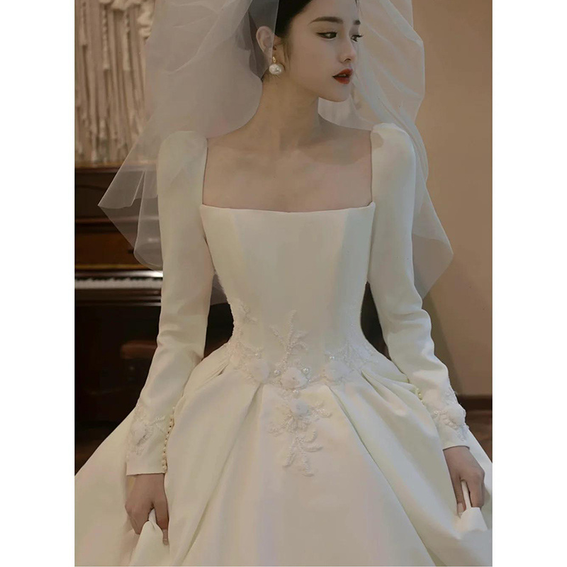 Summer advanced retro wedding dress, long sleeve, high-end, bright catchy style Summer advanced retro wedding dress, long sleeve, high-end, bright catchy style