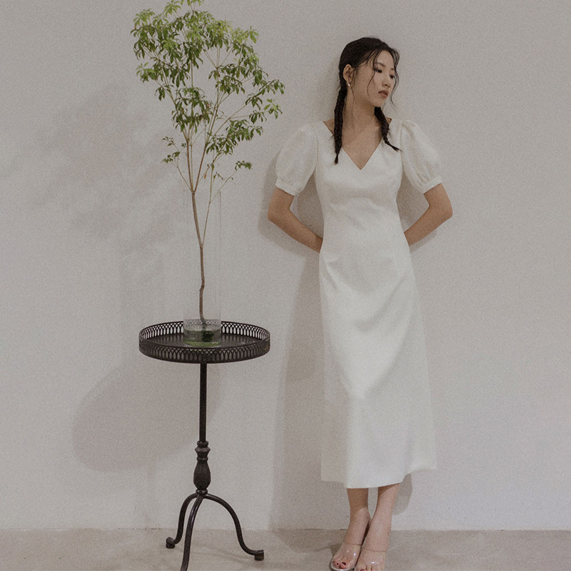 Certificate registration small white dress Hepburn style small French satin light dress can usually wear engagement dress women