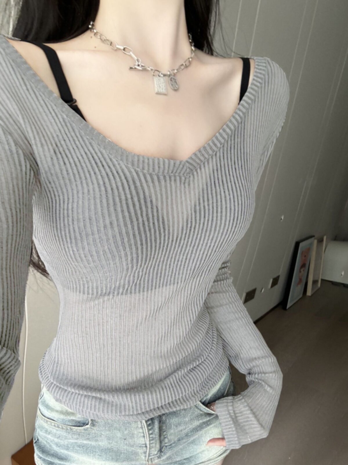 V领防晒长袖t恤女夏季2025新款美式修身早春微透辣妹罩衫纯欲上衣