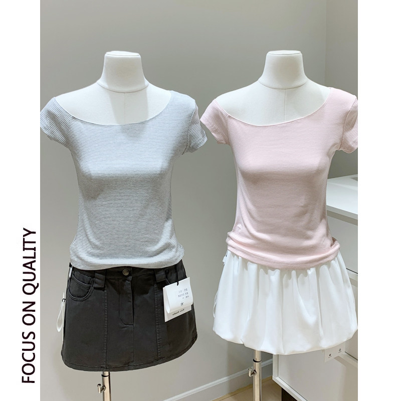 条纹斜领短袖t恤女夏季2025新款露肩粉色修身辣妹纯欲一字肩上衣