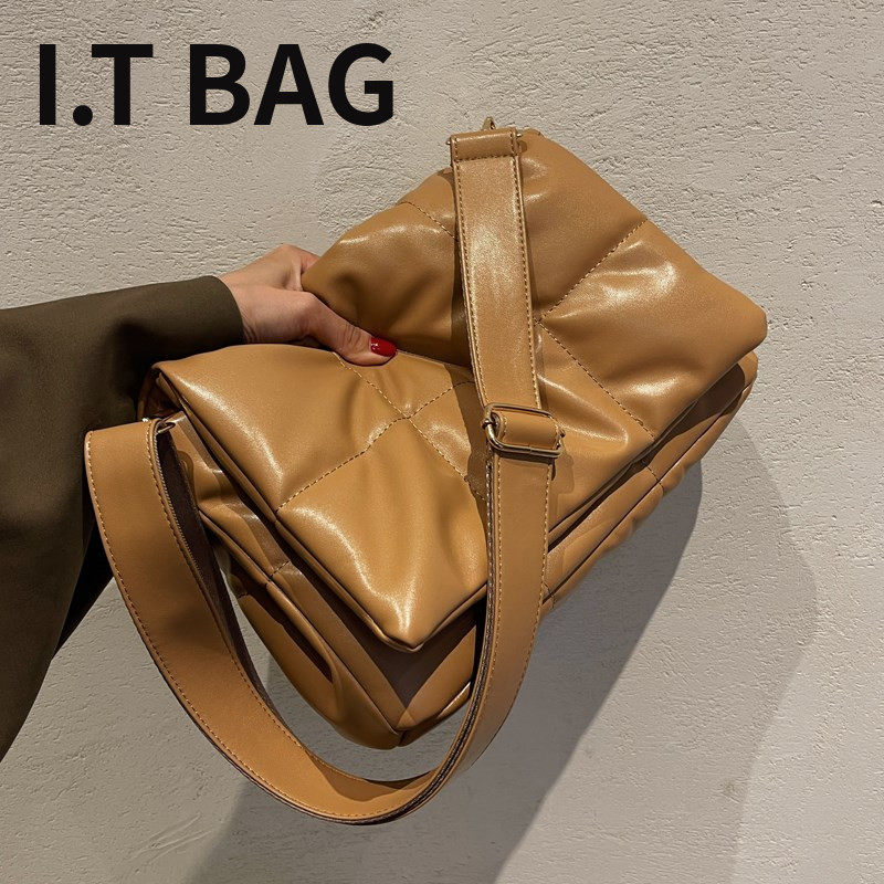 Japan's Japan's Japan's Japan's Japan's Japan's Japan's Japan With the Giant Purse Large Bag Large Capacity Women's Bag 2024 New Texture Skewed Satchel Pet Bag-Taobao