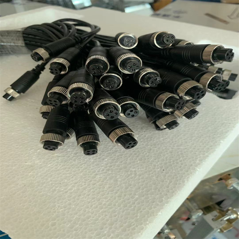 Three-side seal back seal data line split up machine data line Four-hole connection line manufacturer direct sales