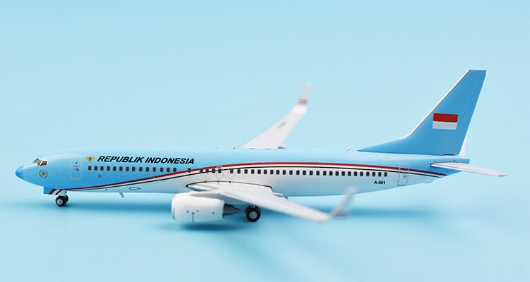 Special: JC Wings EW4738001 Indonesian Air Force B737-8 A-001 1:400