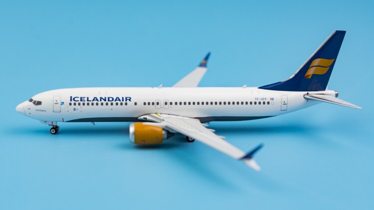 Phoenix 04219 Icelandair B737 max8 TF-ICY 1:400