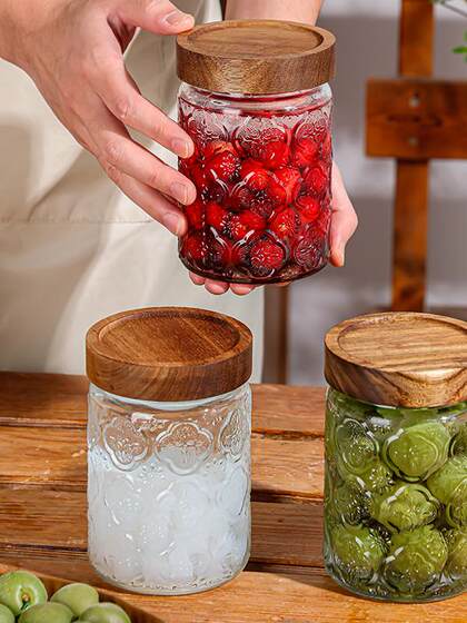 浮雕螺口储物罐玻璃密封罐木盖厨房坚果干果收纳罐家用防潮储物瓶