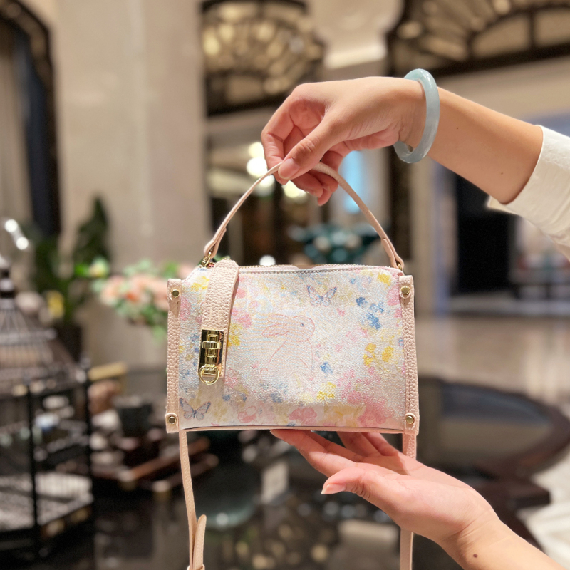 【Gong Yi】Intangible Cultural Heritage Song Brocade Pink Small Square Box Bag for Women 2026 Summer New High-End Single Shoulder Crossbody Small Bag