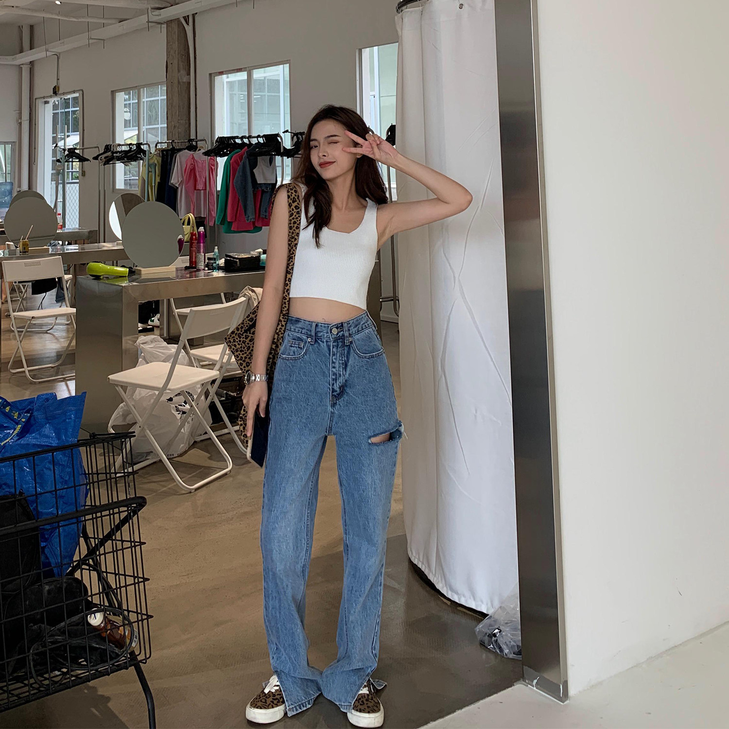 Chen Mifan white short slim camisole women's summer thin design sense niche exposed navel knitted top