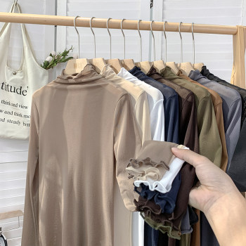 Lace women's half-high collar with black earrings