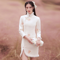Small sub-qipao 2021 New advanced senses Daily Winter Mao collar Improved young High-end Temperament Short
