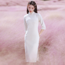 White Qipao 2022 New Improved Womens Spring Long ADVANCED KNITTED RETRO YOUNG High-end Temperament Repair