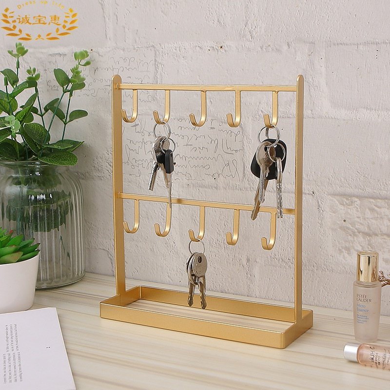 Put the key in the door, put the key on the door, put the key on the wall, put the key on the wall, put the key box on the wall