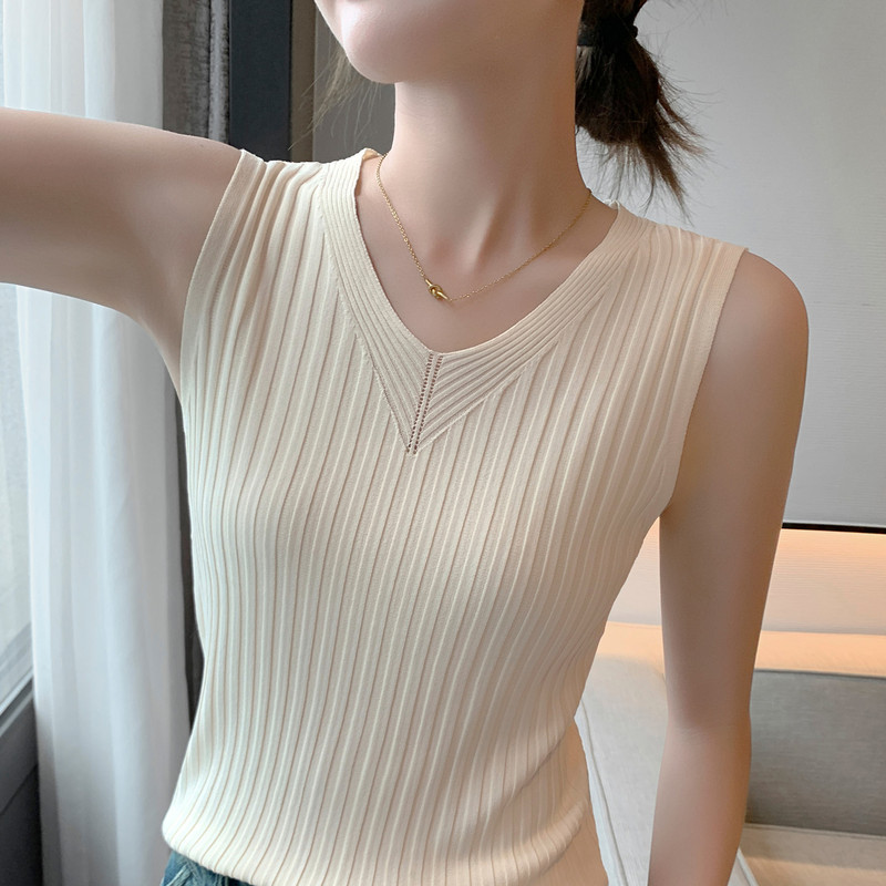 High-Quality Ice Silk V-Neck Camisole for Women, Summer Thin Style, Sleeveless Slim-Fit Knitted Base Top for Layering under Suits