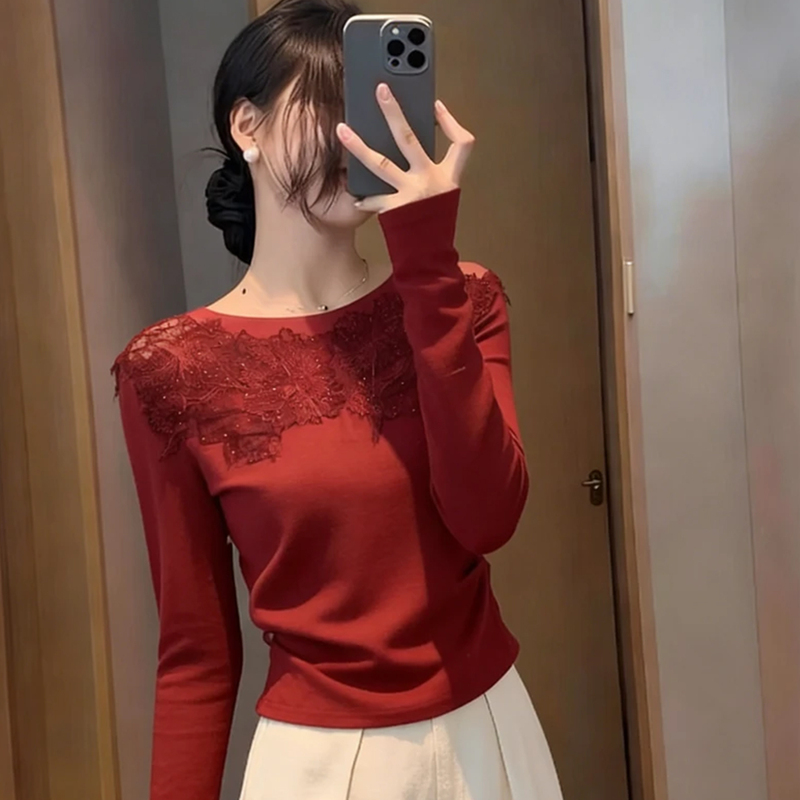 French-Style Elegant Lace Long-Sleeve T-Shirt 2026 Early Spring New Model Red Inner Top for Women in Their Zodiac Year