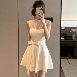 Роскошное кружевное платье без рукавов для женщин, новинка весны 2026, сексуальное платье А-силуэта с завышенной талией, стройнящее и элегантное короткое платье.