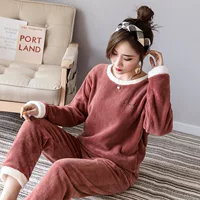 Белый край теплый рукав медовый соус красный