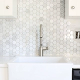 Простая джазовая белая шестигранная кирпичная туалетная мозаичная мозаичная мозаика