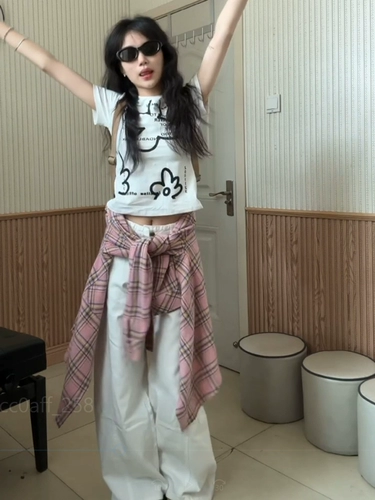 Белая приталенная короткая футболка с коротким рукавом, ручная роспись, в цветочек