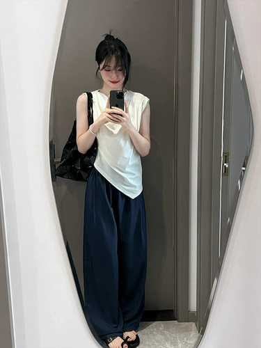 Белый дизайнерский жилет без рукавов, летняя футболка, тренд сезона