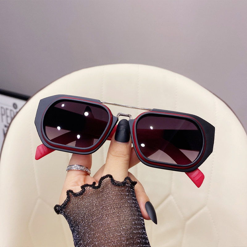 Net Red Sunglasses Women Ins Street Pat on the Tides Trampoline Seaside Sunglasses Male UV Senior Sensation Gm Xia Exi face Little-Taobao