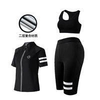 Футболка, спортивный бюстгальтер, штаны, короткий рукав