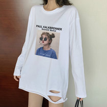 2020 new mid-length white long sleeves Broken Hole T-shirt Undershirt Woman Autumn Winter with a velvety thickened upper garment