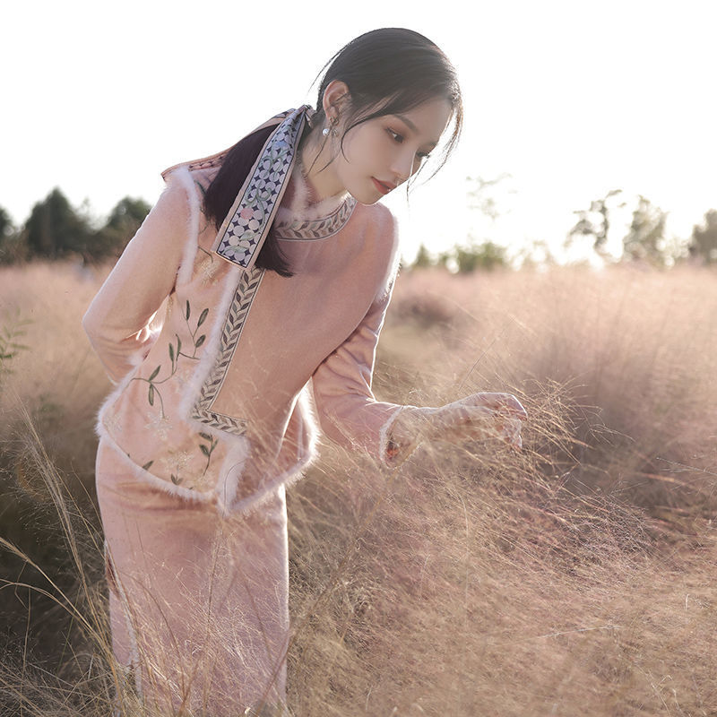 Huaxie Li improved cheongsam autumn and winter thickened 2021 new plus velvet long sleeve pink girl fashion cheongsam