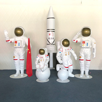 FRP astronaut sculpture Astronaut model Shopping mall cinema Science and Technology Museum theme decoration Floor-to-ceiling large ornaments