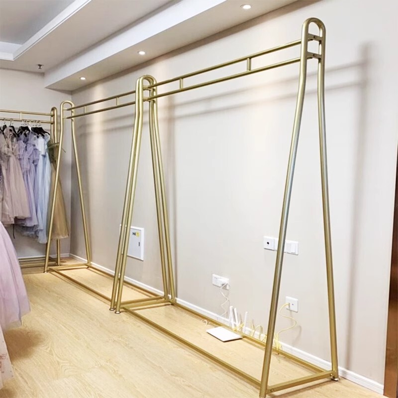 High-End Thickened Wedding Dress Rack, Floor-Standing, Studio-Specific, Gold-Colored Hanger for Wedding Dresses, Qipao, and Traditional Chinese Dresses