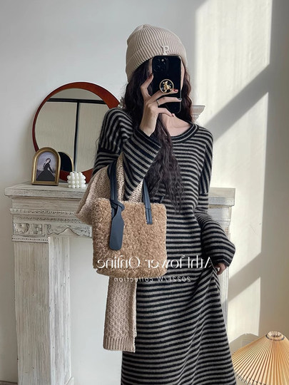 Um Wool Striped Knit Dress Early Spring Vintage Slimming Inner Layering Dress Casual Round Neck Sweater Dress Autumn and Winter