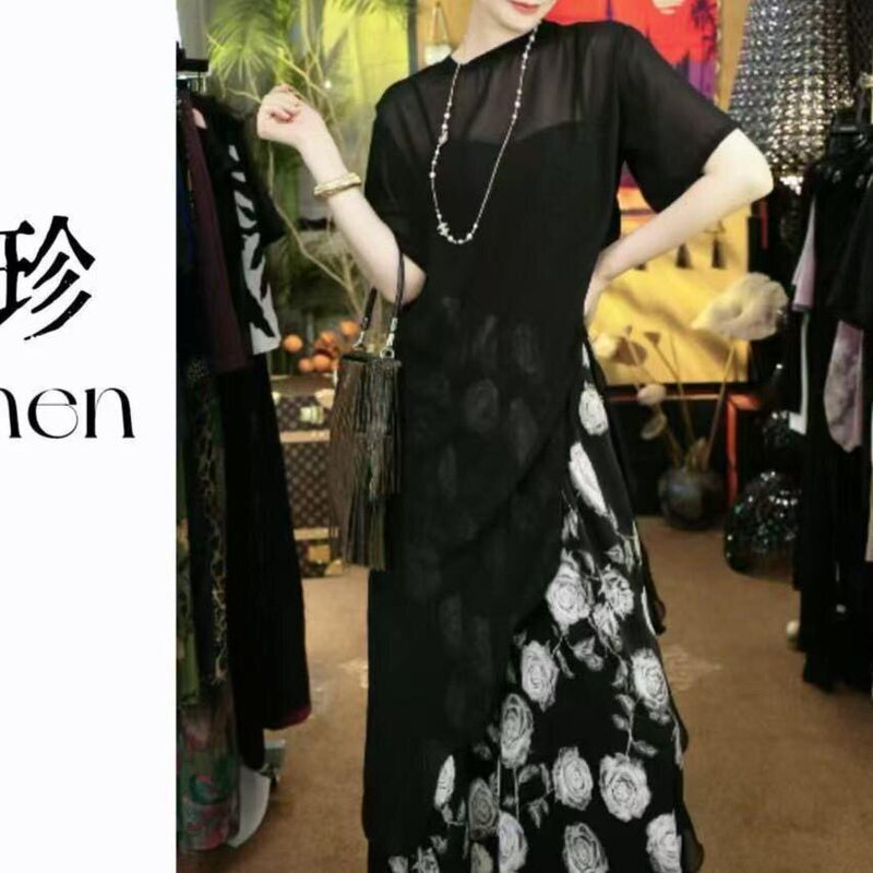 Black Chiffon, Lightweight and Loose-Fitting, Covers the Body, Black Silk-Like Round Neck Design, French Style, Versatile Blouse Top, Stylish Black Chiffon, Lightweight and Loose-Fitting, Covers the Body, Black Silk-Like Round Neck Design, French Style, Versatile Blouse Top, Stylish