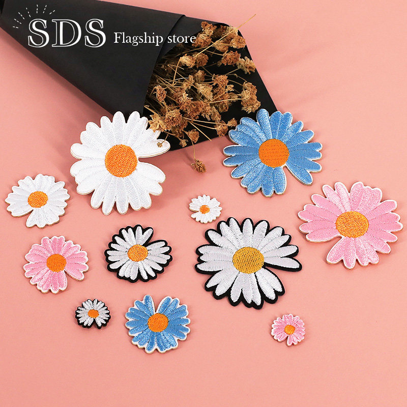 Small Daisy patch paste hole clothing paste self-adhesive non-trace embroidery patch hole decorative clothing paste embroidery hand sewn cloth paste