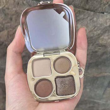 Everyday Versatile Earth-Toned Autumn and Winter Four-Color Eyeshadow Brown Series Pearlescent Matte Color-Rich Winnie the Pooh Eyeshadow Palette