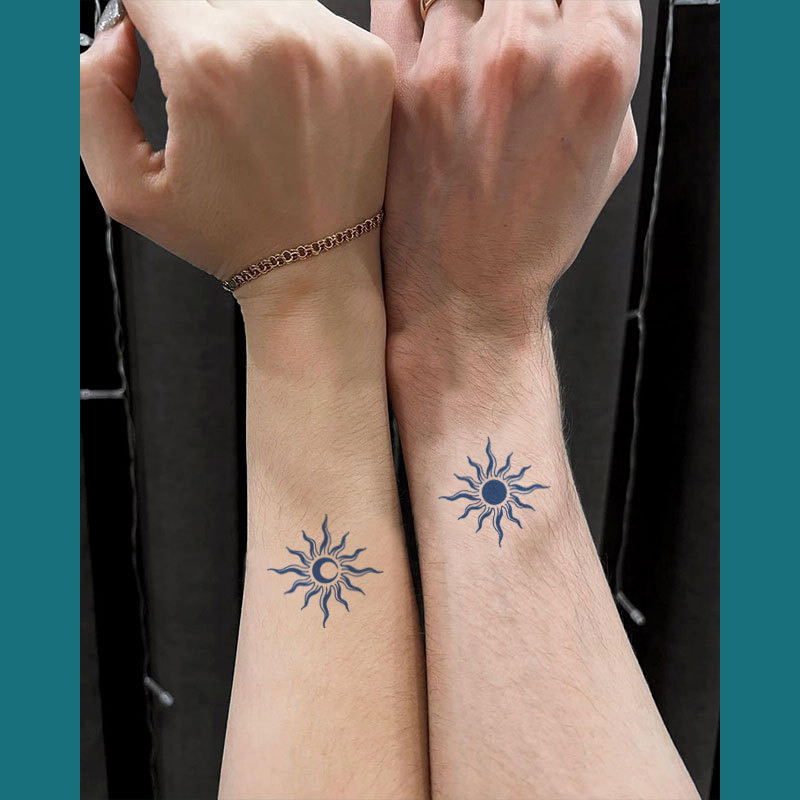 Gattoo【Sun&Moon】Couple Style Sun and Moon Personalized Design Waterproof Non-Reflective Two-Week Tattoo
